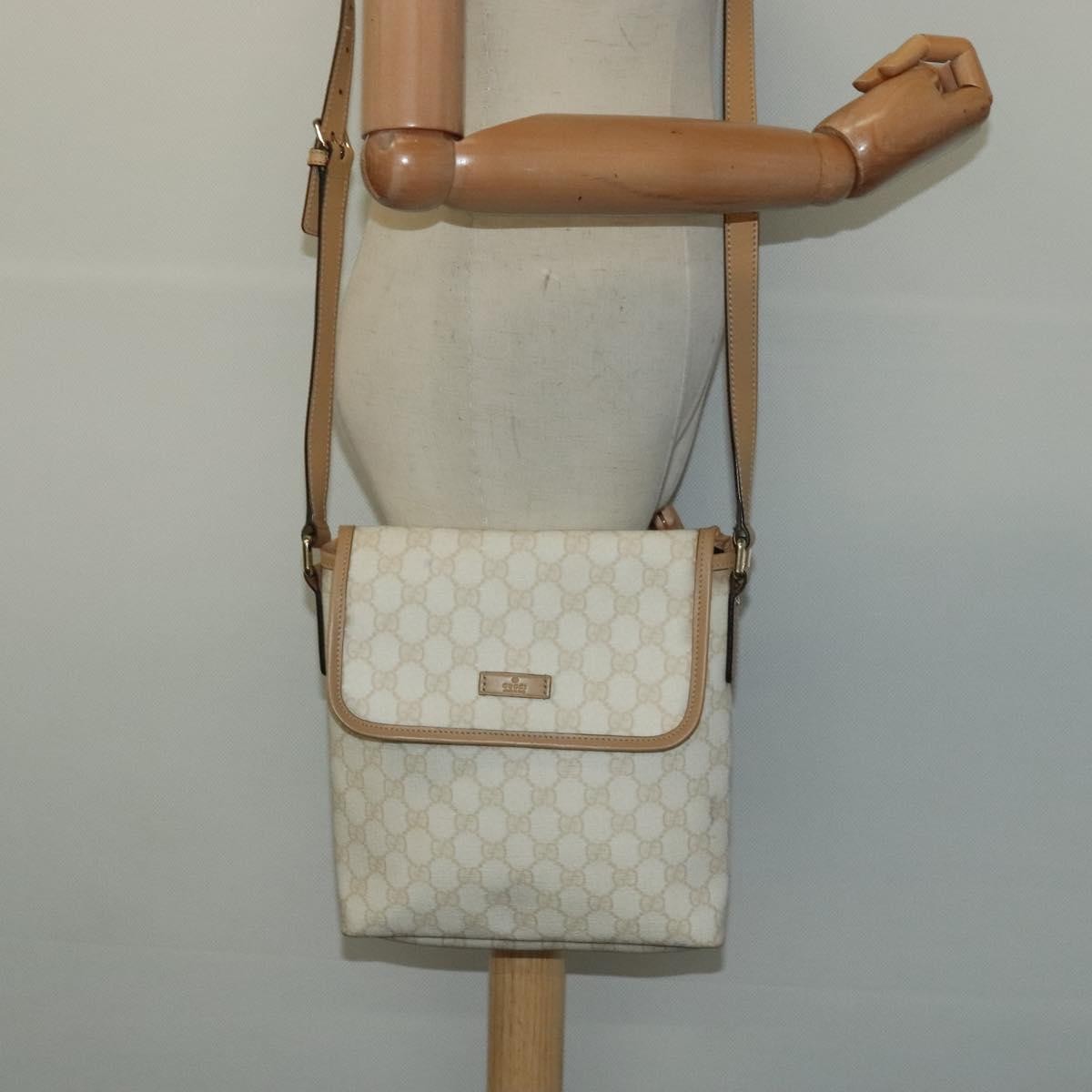 Gucci Flap Messenger Gg Coated Canvas White Canvas Shoulder Bag Bag (Pre-Owned)