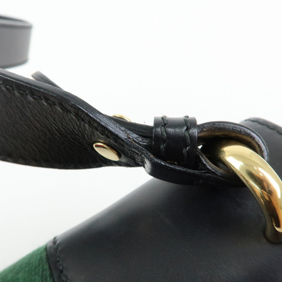Gucci Sylvie Leather Black Leather Shoulder Bag Bag (Pre-Owned)
