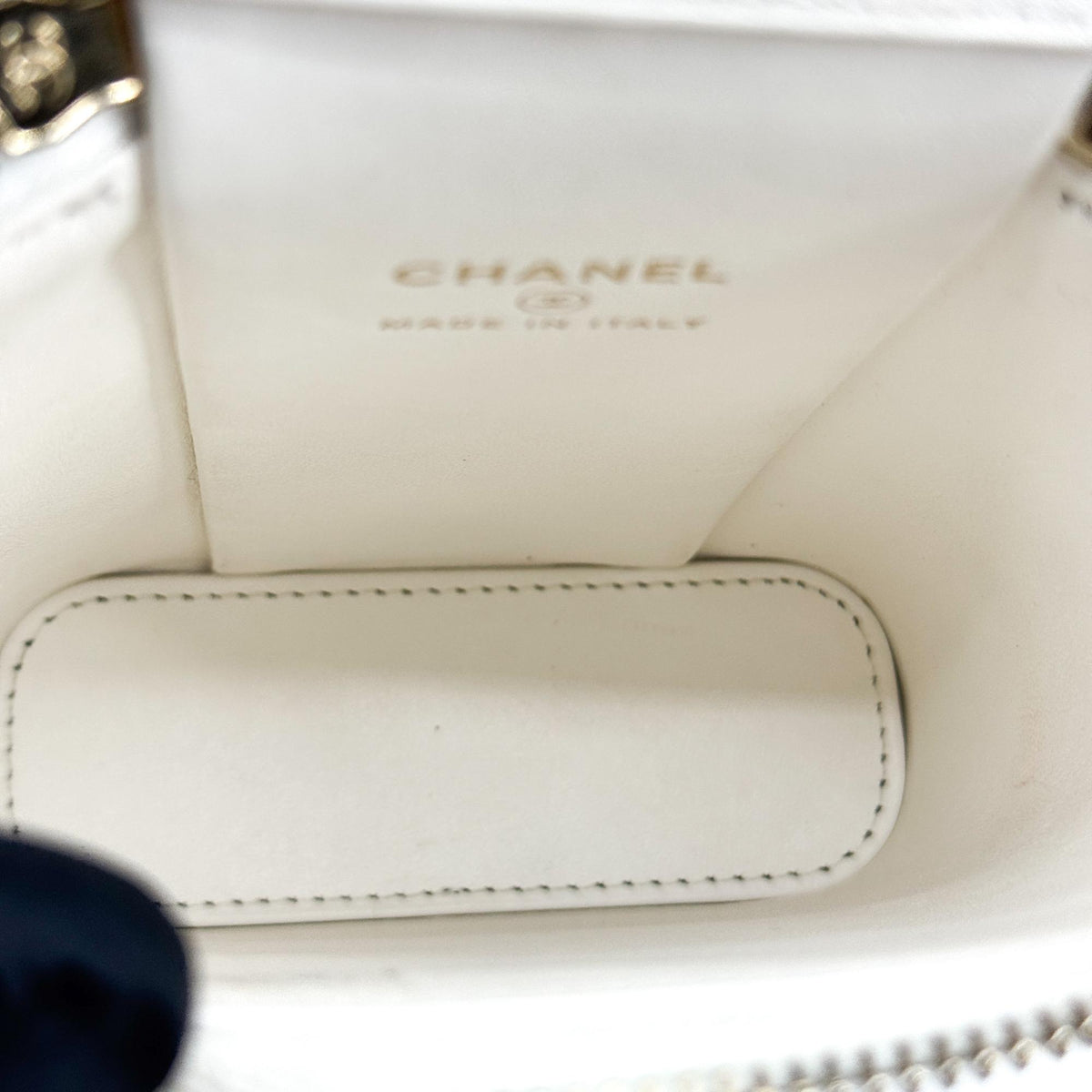 Chanel Vertical Classic Vanity Case With Chain Quilted Caviar White Calfskin Crossbody Bag Bag (Pre-Owned)
