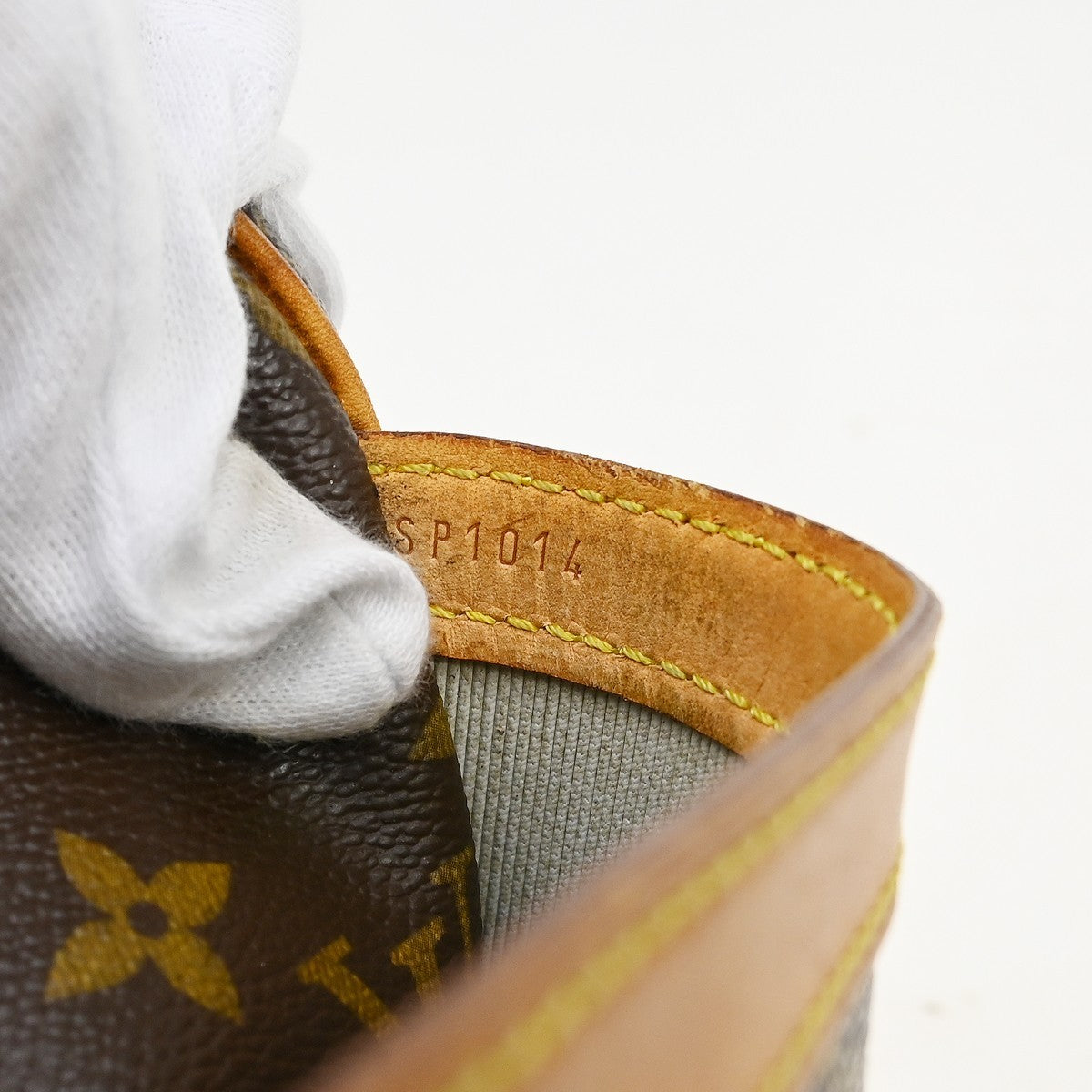 Louis Vuitton Reporter Monogram Canvas Brown Canvas Shoulder Bag Bag (Pre-Owned)