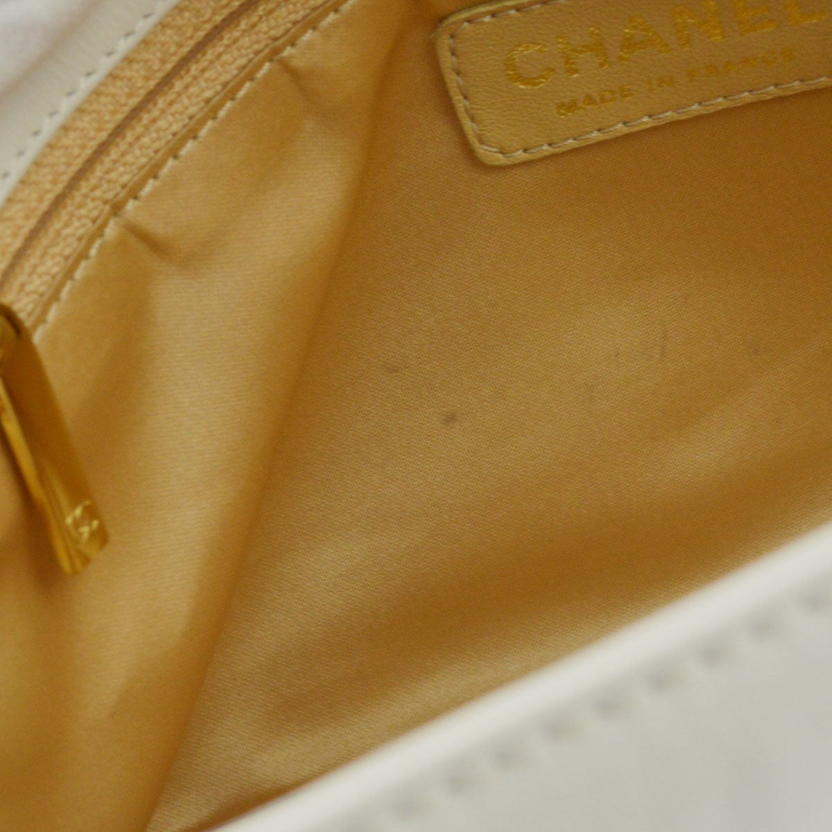 Chanel Rodeo Drive Lambskin White Leather Shoulder Bag Bag (Pre-Owned)