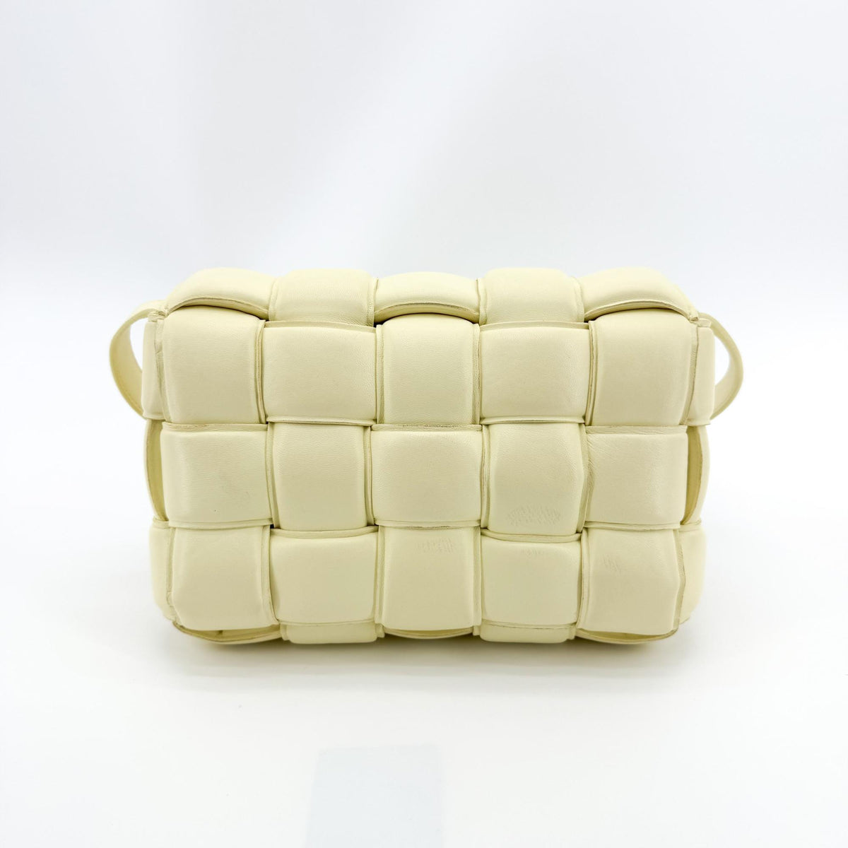Bottega Veneta Cassette Padded Maxi Intrecciato Leather Yellow Leather Crossbody Bag Bag (Pre-Owned)