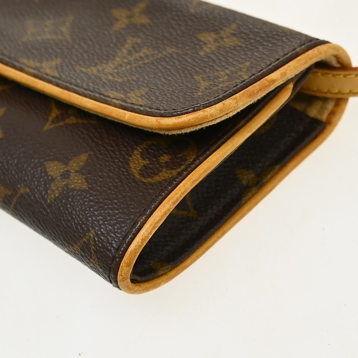 Louis Vuitton Twin Canvas Brown Canvas Clutche & Pouche Bag (Pre-Owned)
