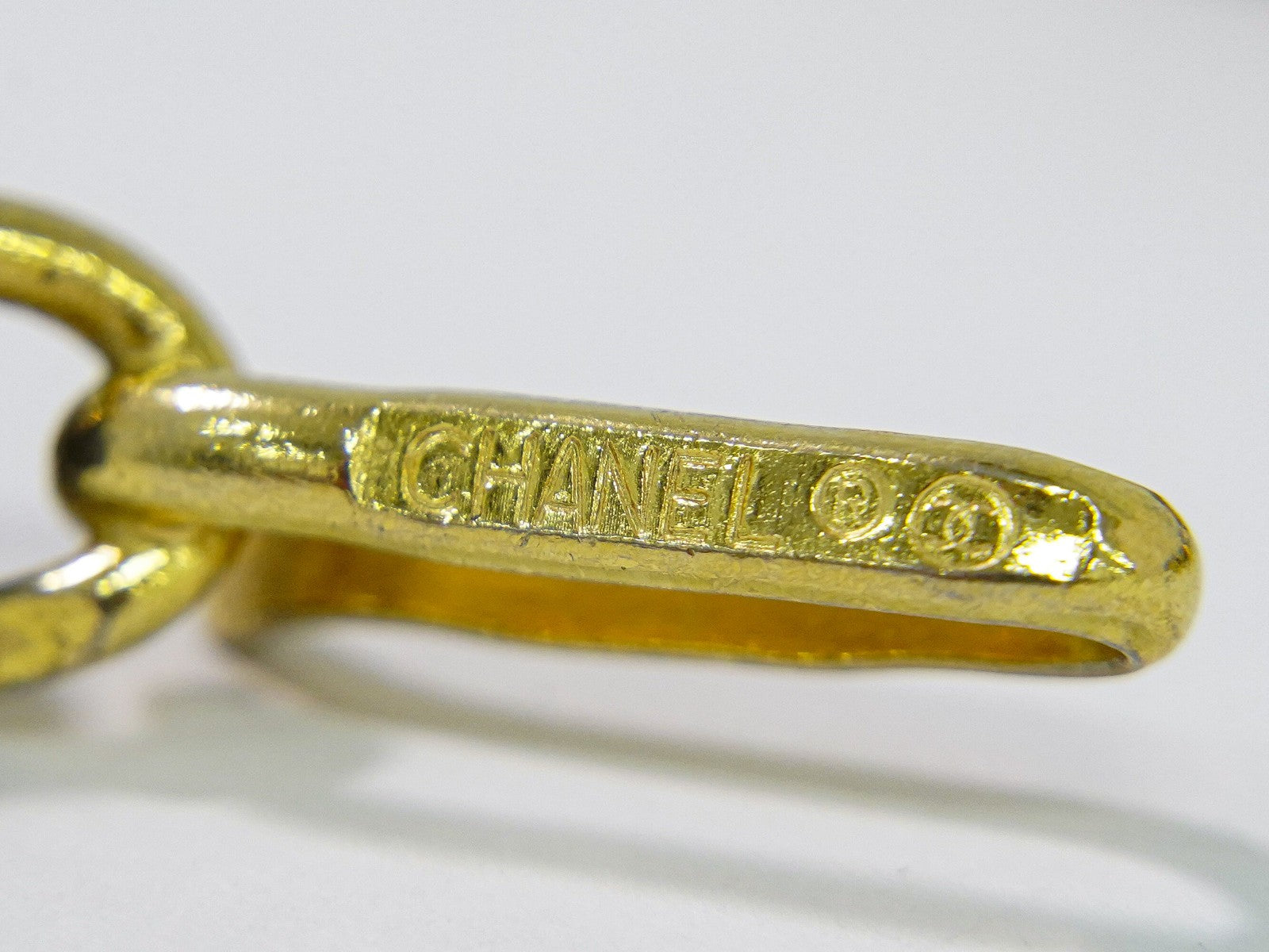 Chanel Vintage Logo Chain Belt Metal And Leather Gold Gold_Plated Belts Accessory (Pre-Owned)