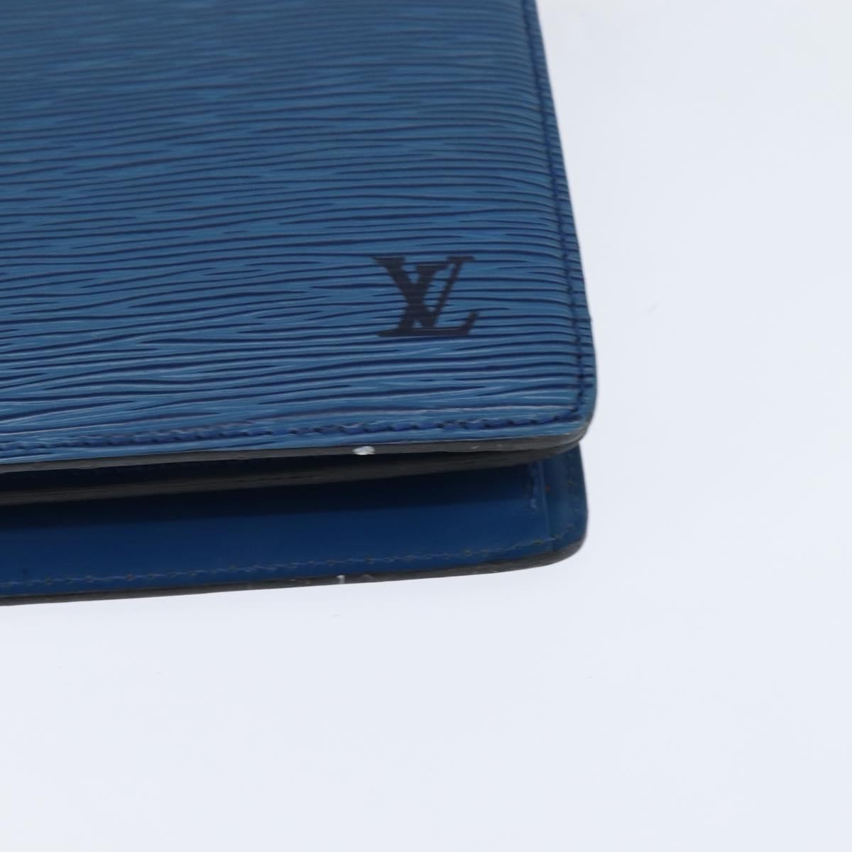 Louis Vuitton Capucines Epi Leather Blue Leather Shoulder Bag Bag (Pre-Owned)