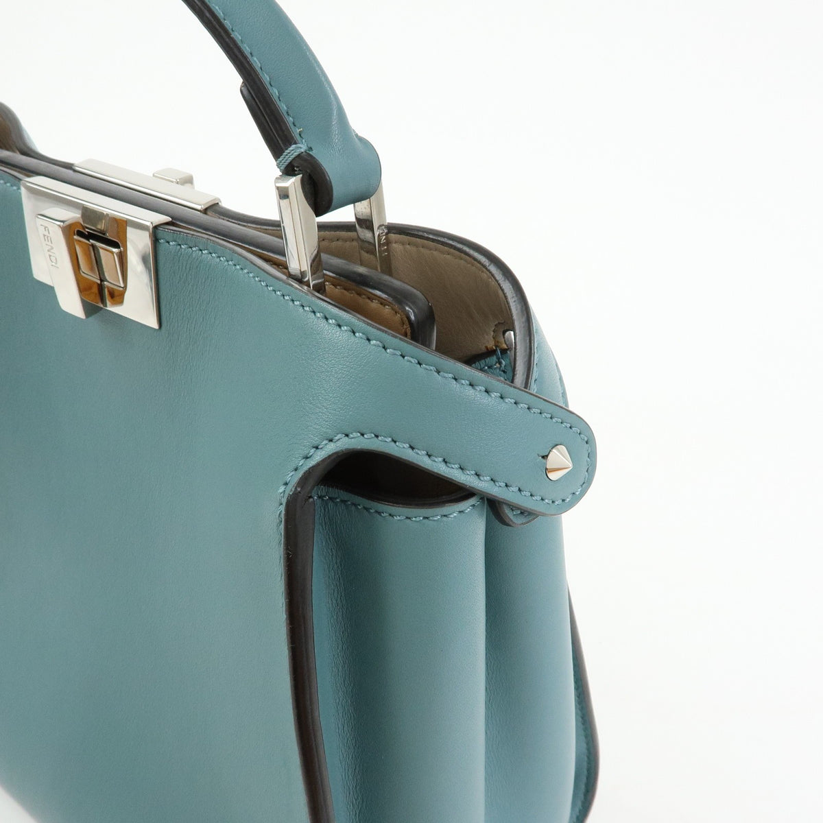 Fendi Peekaboo Essentially Leather Blue Leather Handbag (Pre-Owned)