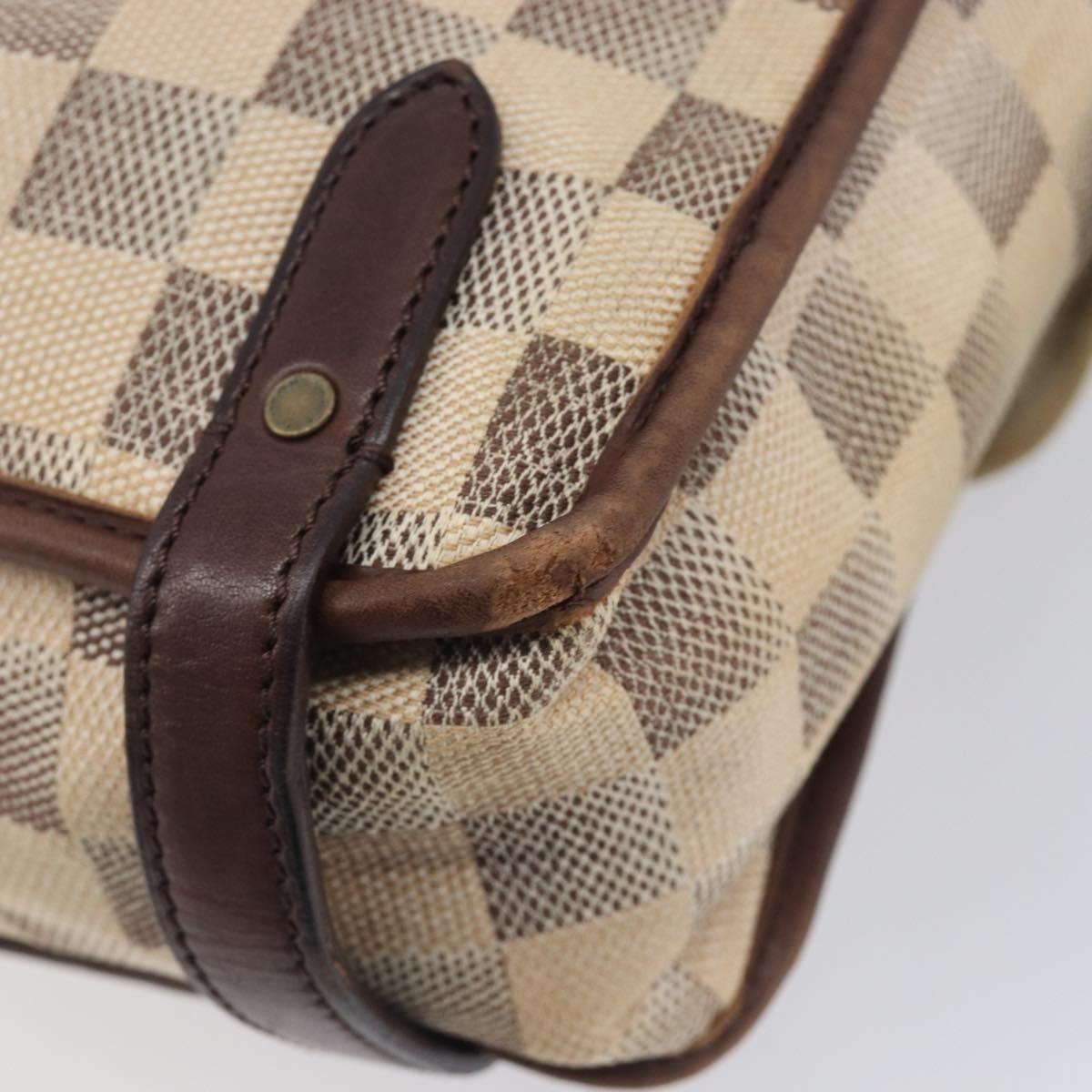 Louis Vuitton Trotteur Damier Lune White Canvas Handbag (Pre-Owned)