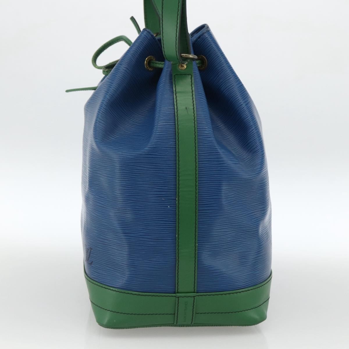 Louis Vuitton Bicolor Noe Epi Leather Blue Leather Shoulder Bag Bag (Pre-Owned)