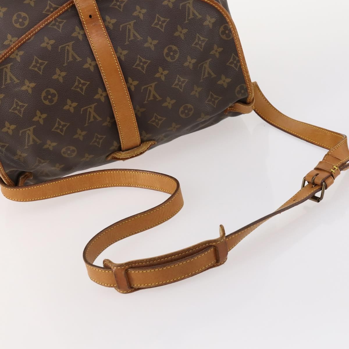 Louis Vuitton Saumur Monogram Canvas Brown Canvas Shoulder Bag Bag (Pre-Owned)