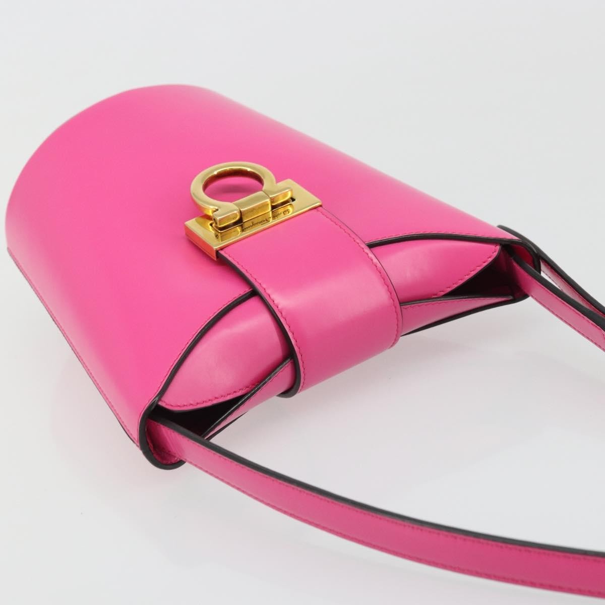 Salvatore Ferragamo Trifolio Leather Pink Leather Shoulder Bag Bag (Pre-Owned)