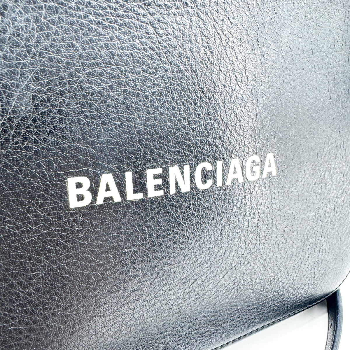 Balenciaga Everyday Camera Leather Black Leather Handbag (Pre-Owned)