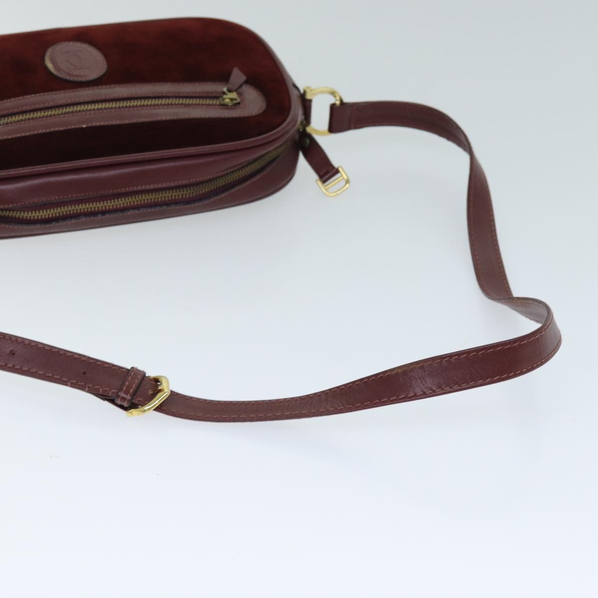 Cartier Vintage Must De Cartier Suede Burgundy Suede Shoulder Bag Bag (Pre-Owned)