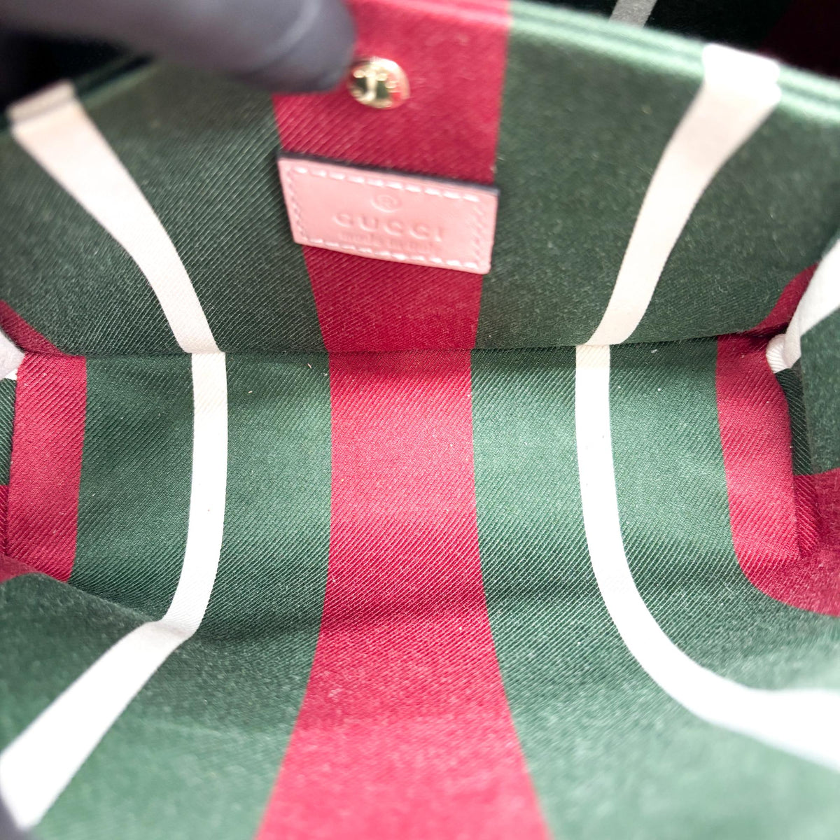 Gucci Gg Emblem Bucket Bag Gg Coated Canvas Pink Canvas Shoulder Bag Bag (Pre-Owned)