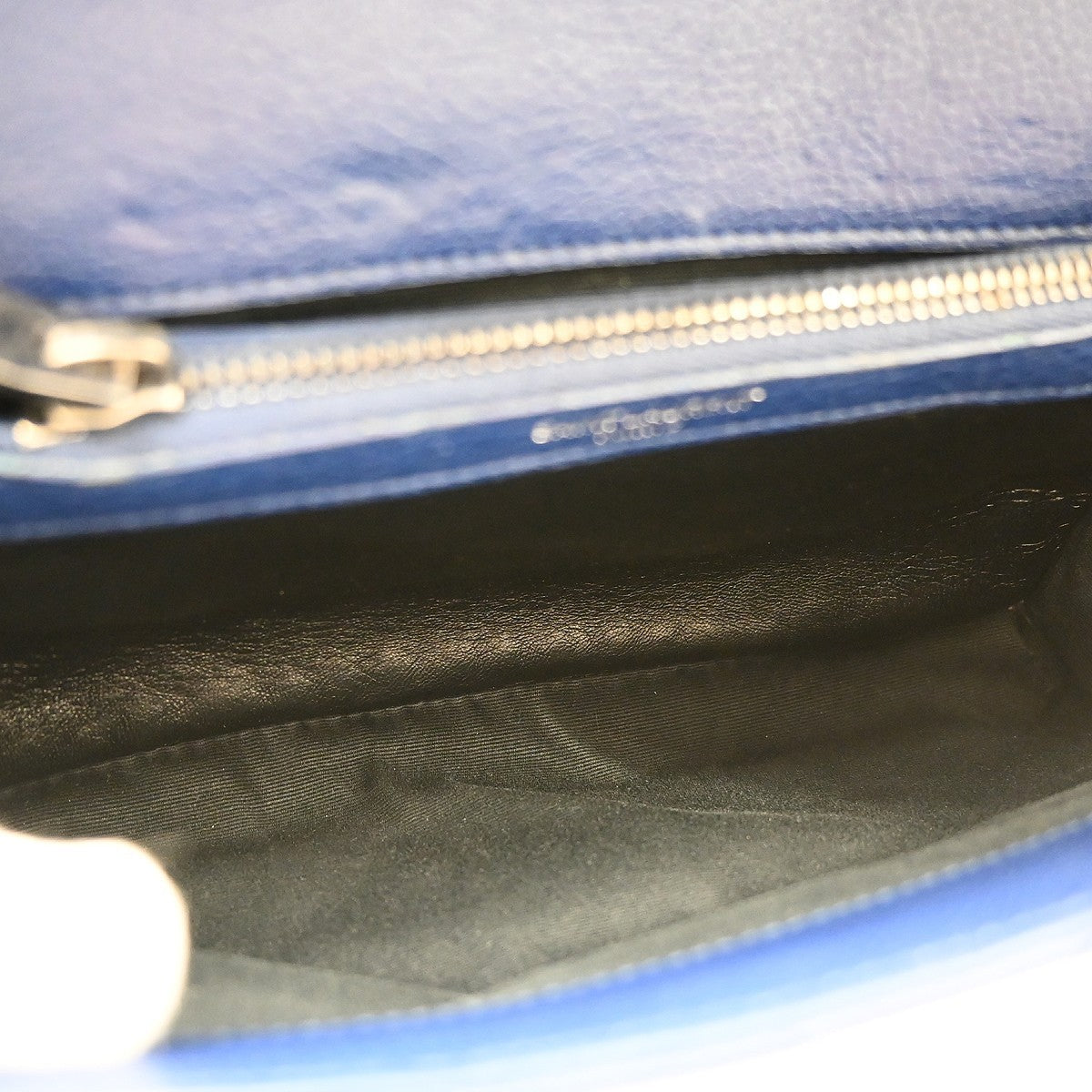 Saint Laurent Classic Monogram College Matelasse Chevron Leather Blue Leather Handbag (Pre-Owned)