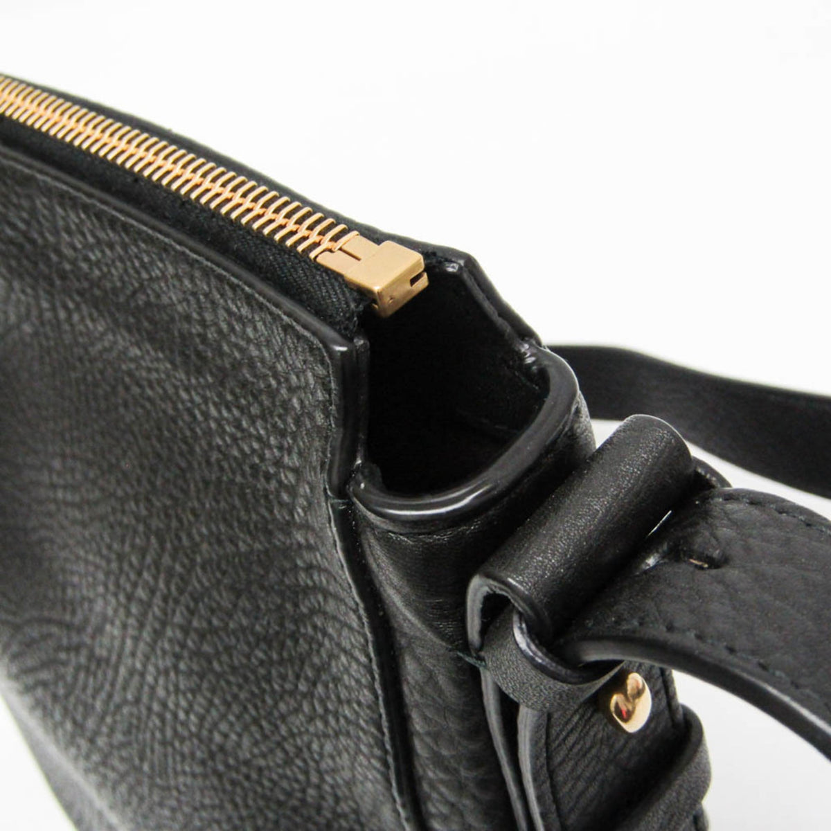 Burberry Zip Clutch Leather Black Leather Clutche & Pouche Bag (Pre-Owned)