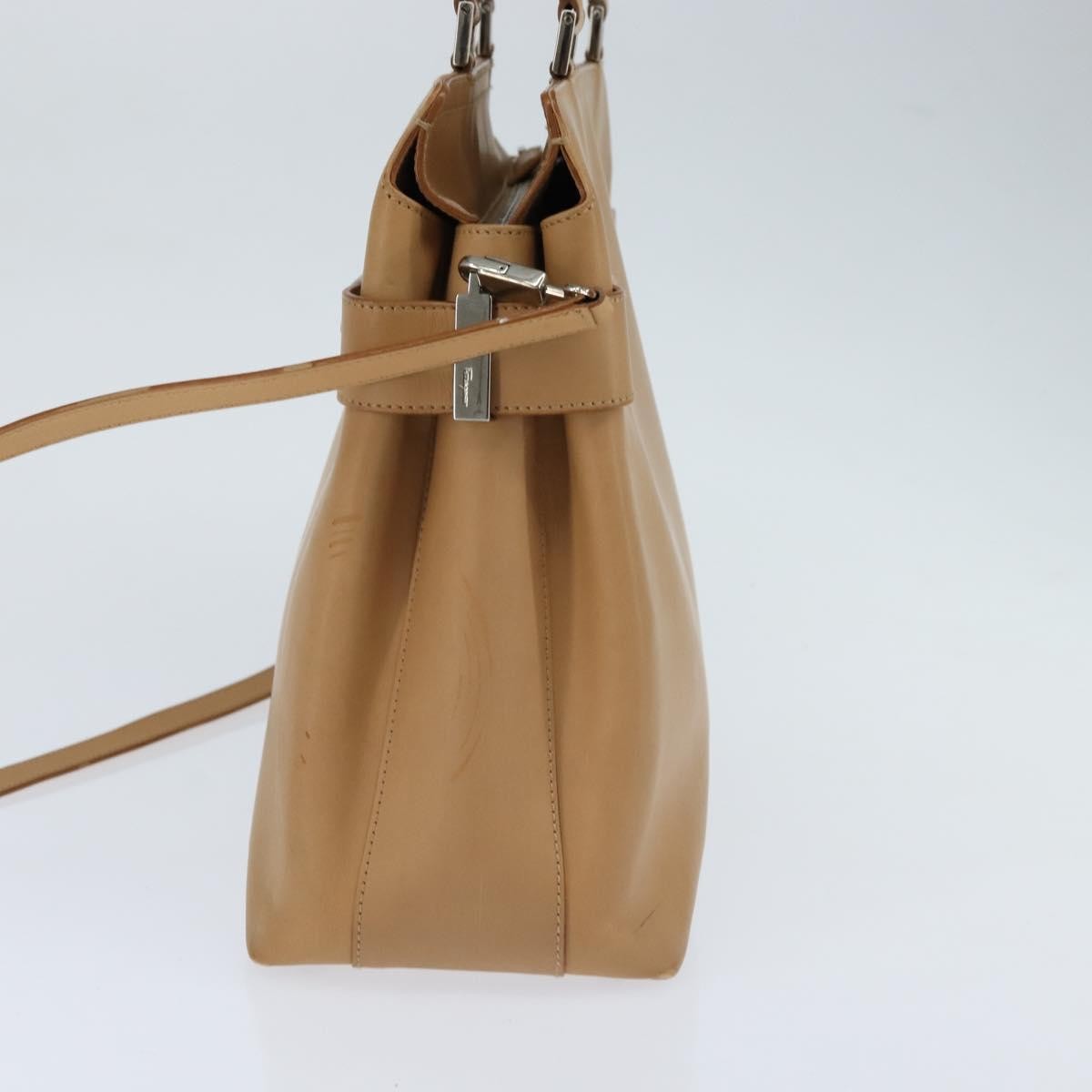 Salvatore Ferragamo Gancini Tote Leather Beige Leather Tote Bag Bag (Pre-Owned)