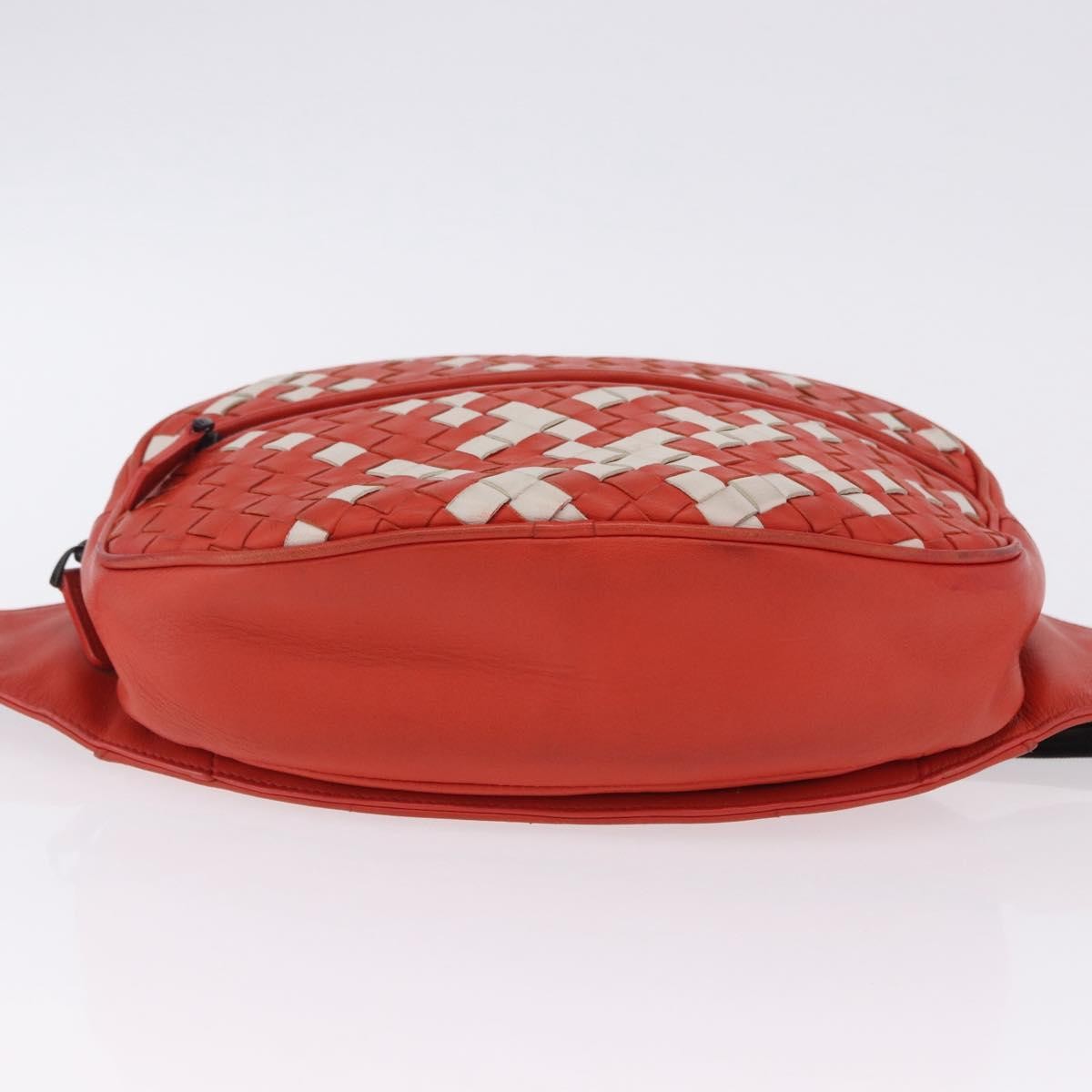 Bottega Veneta Light Waist Intrecciato Leather Red Leather Clutche & Pouche Bag (Pre-Owned)