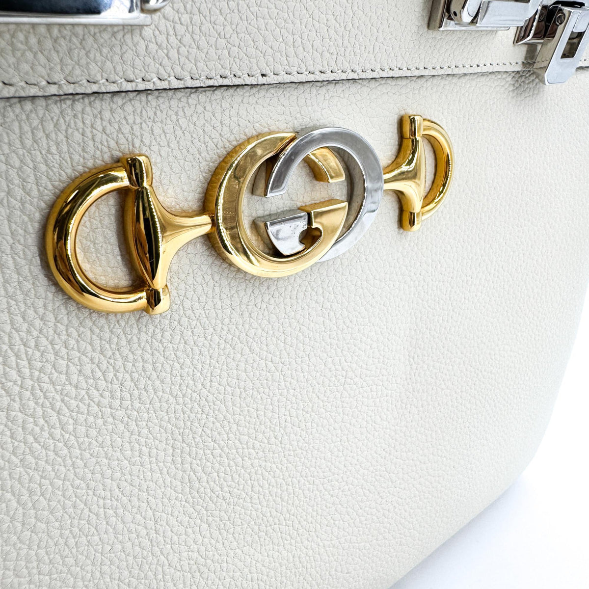 Gucci Zumi Leather Gold Calfskin Shoulder Bag Bag (Pre-Owned)