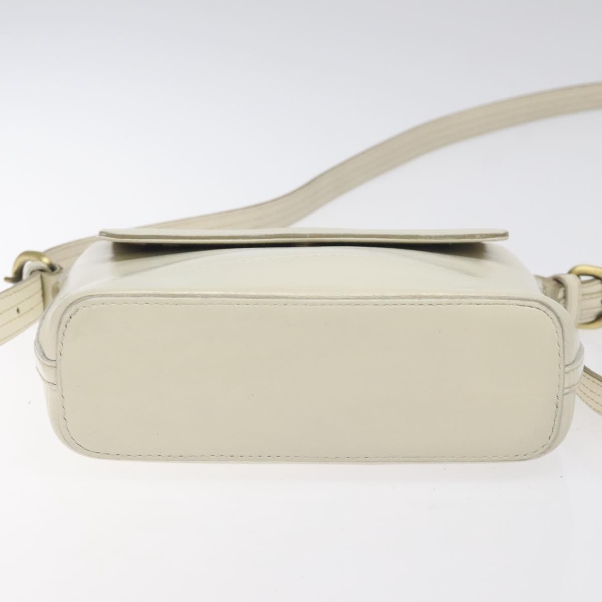Burberry Flap Shoulder Leather White Leather Shoulder Bag Bag (Pre-Owned)