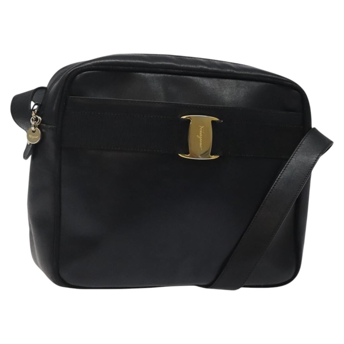 Salvatore Ferragamo Vara Bow Camera Leather Black Leather Shoulder Bag Bag (Pre-Owned)