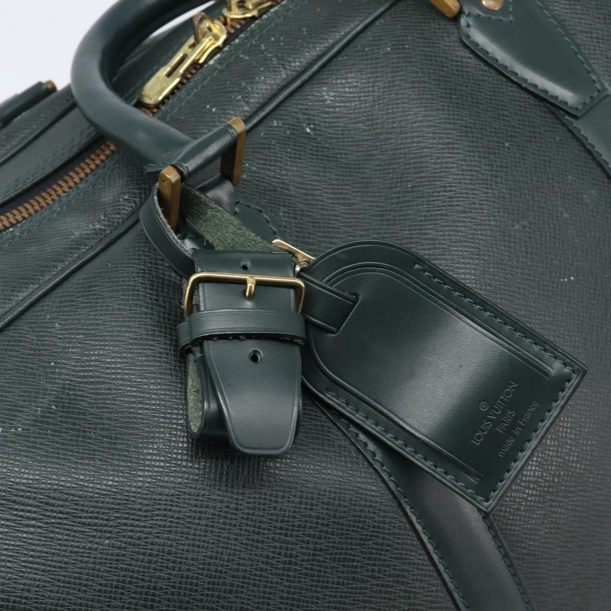 Louis Vuitton Kendall Taiga Leather Green Leather Handbag (Pre-Owned)