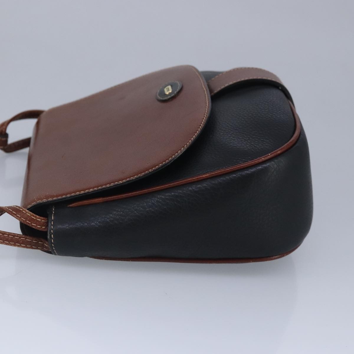 Bally Vintage Leather Brown Leather Shoulder Bag Bag (Pre-Owned)