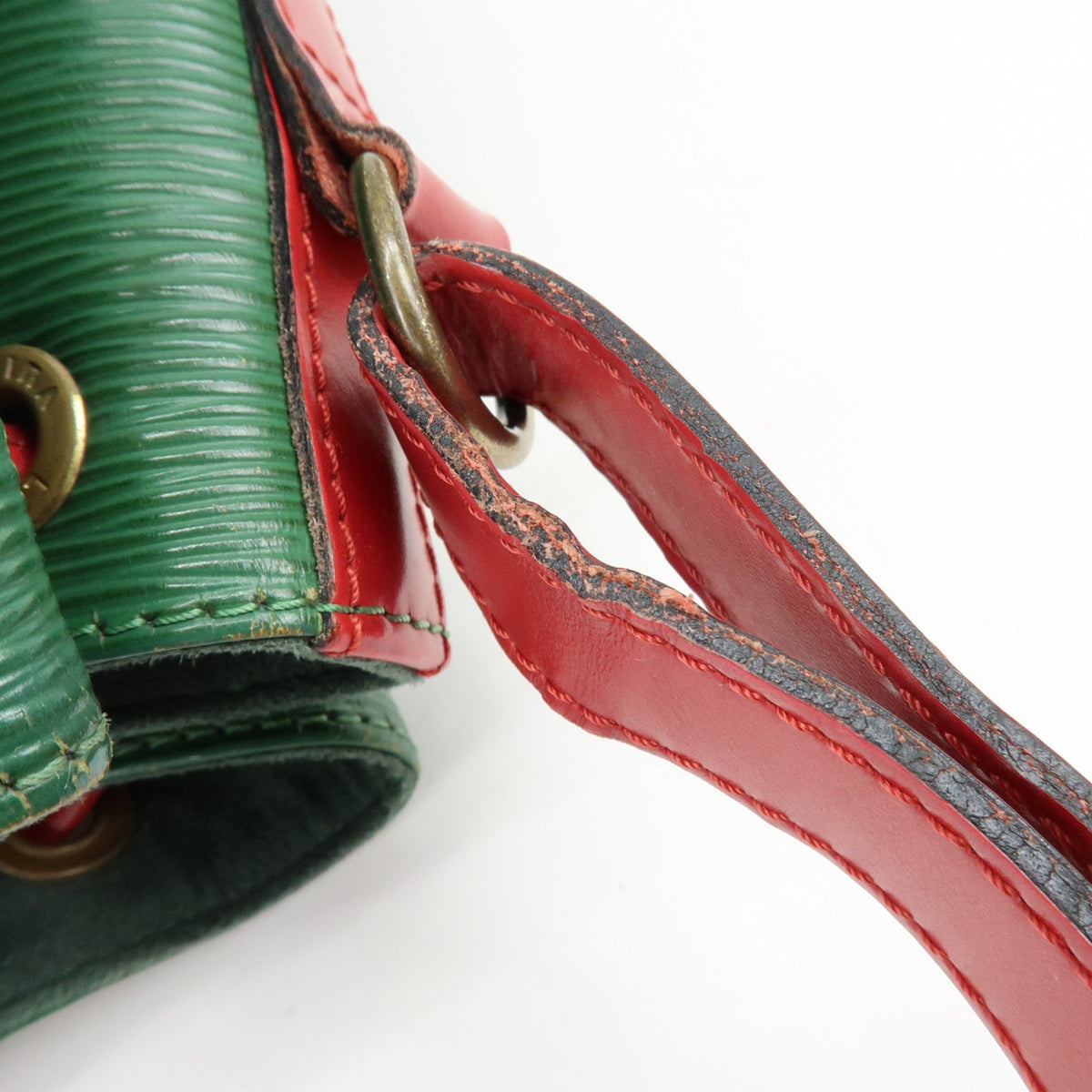 Louis Vuitton Bicolor Petit Noe Epi Leather Green Leather Handbag (Pre-Owned)