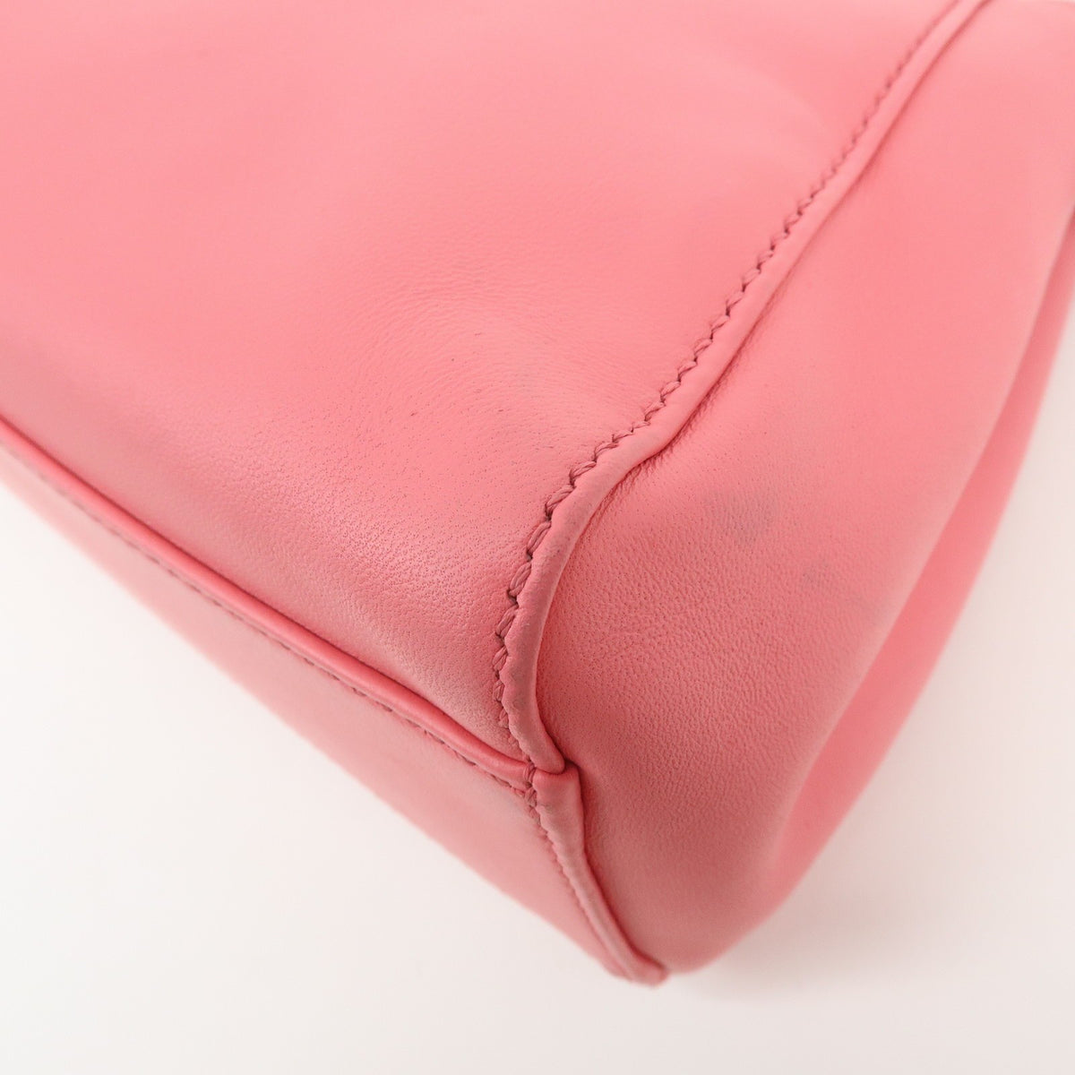 Fendi Peekaboo Leather Pink Leather Handbag (Pre-Owned)