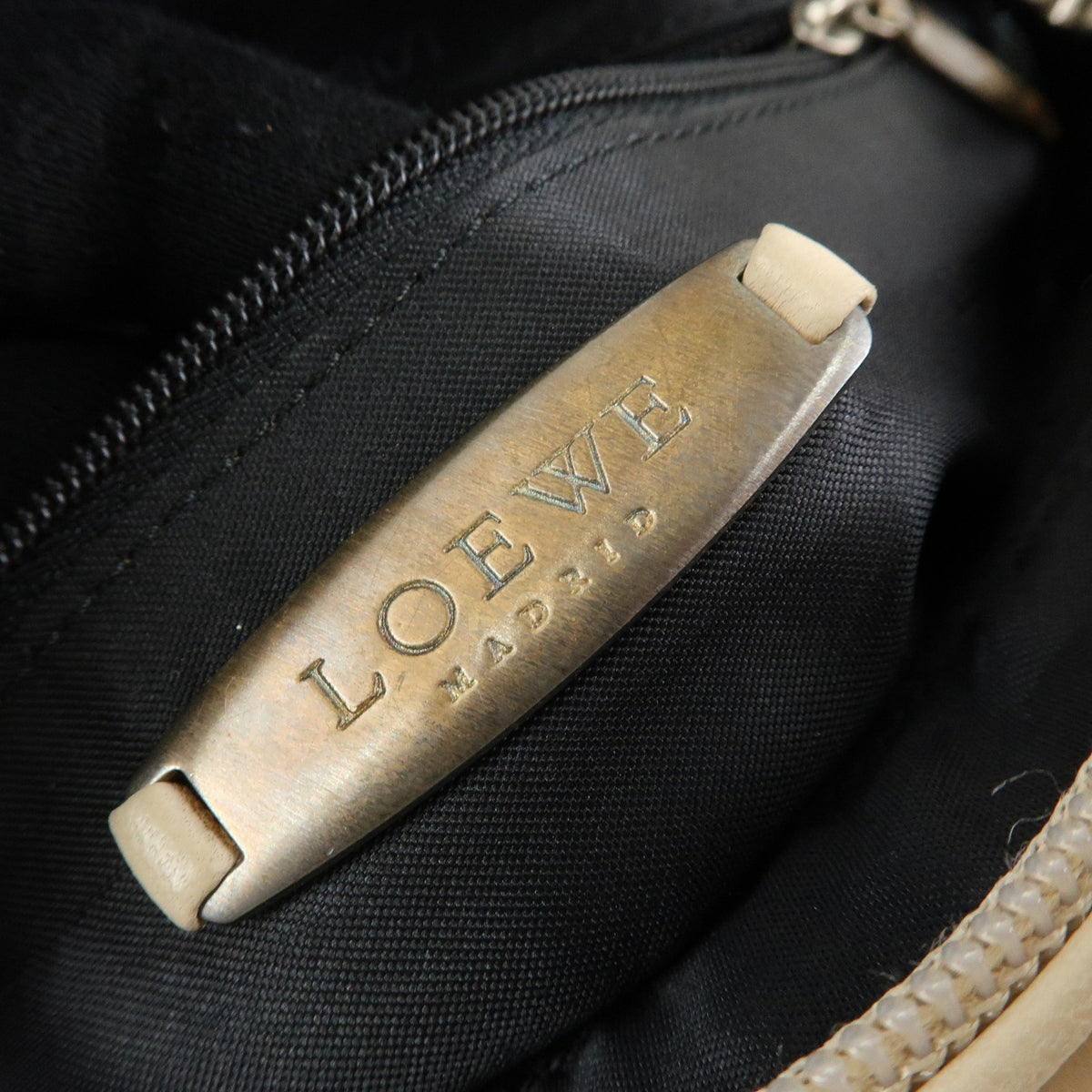 Loewe Anagram Leather Beige Leather Tote Bag Bag (Pre-Owned)