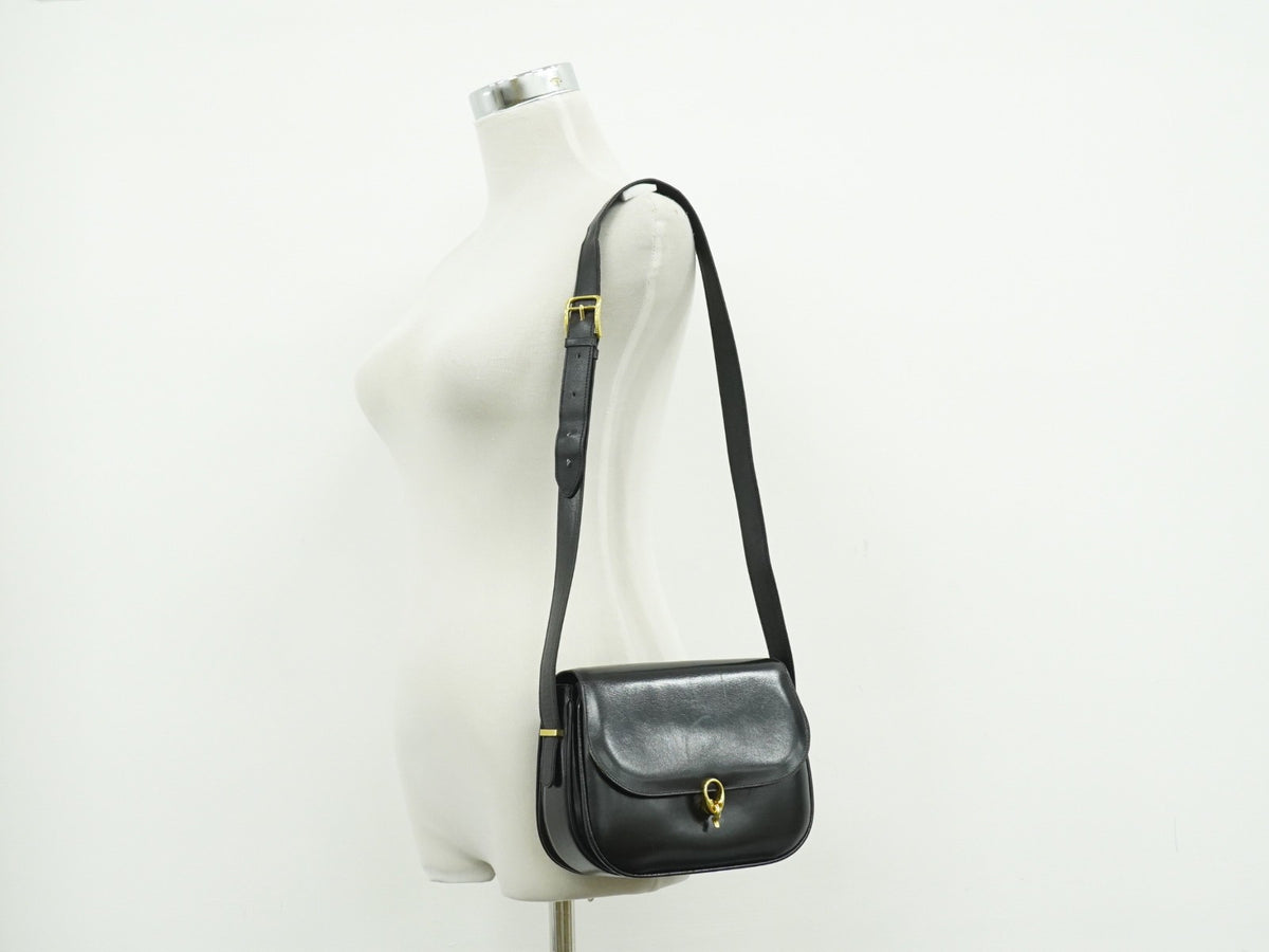 Celine Shoulder Leather Black Leather Shoulder Bag Bag (Pre-Owned)