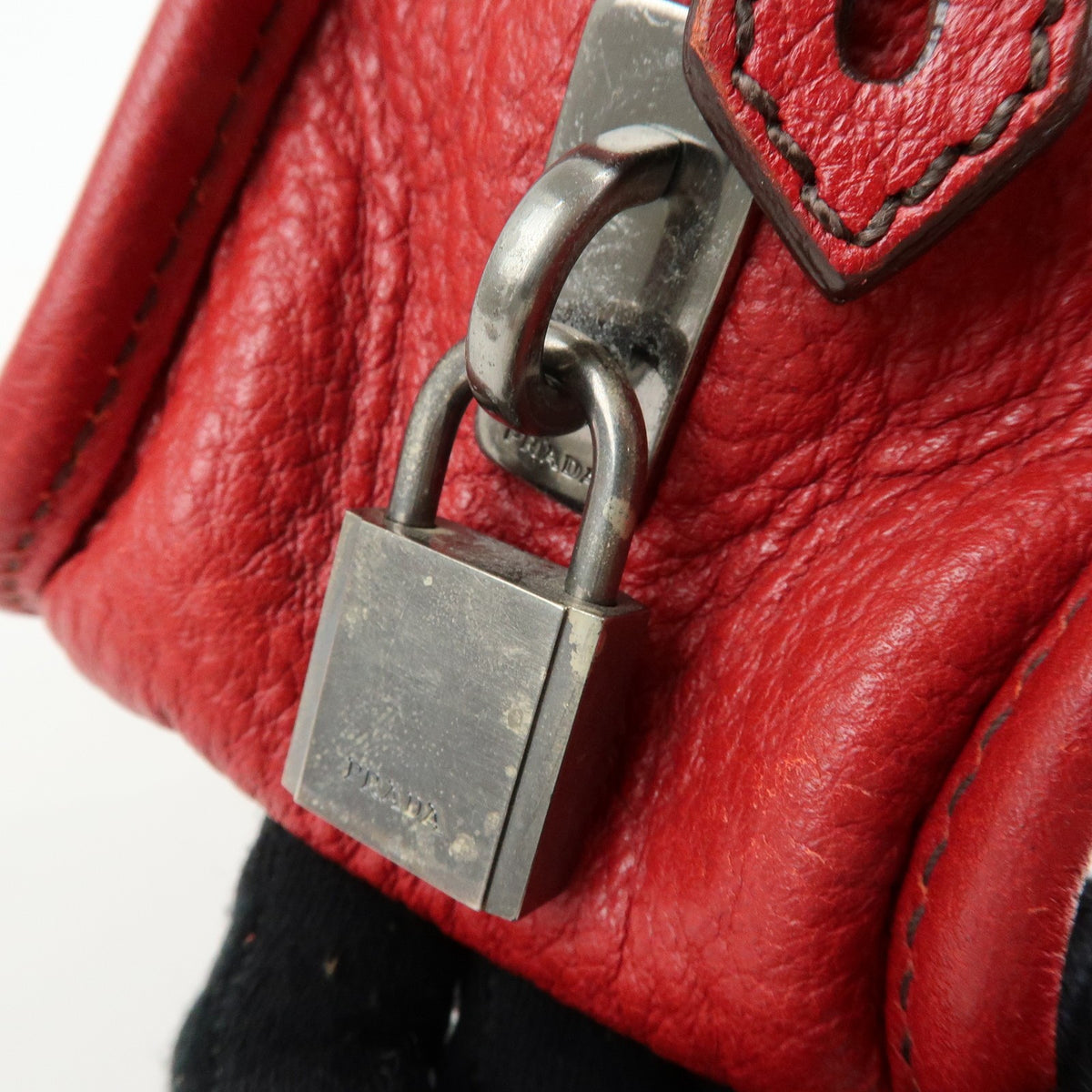 Prada Shoulder Leather Red Leather Shoulder Bag Bag (Pre-Owned)