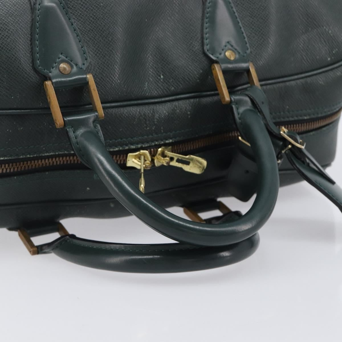 Louis Vuitton Kendall Taiga Leather Green Leather Handbag (Pre-Owned)