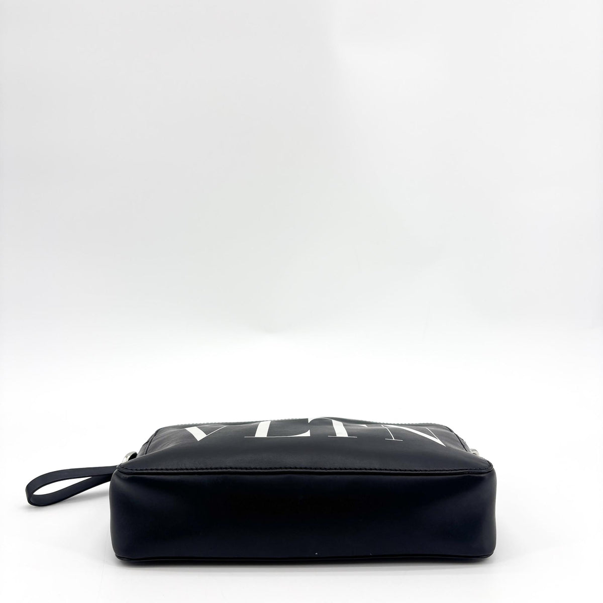 Valentino Garavani Vltn Camera Leather Black Calfskin Crossbody Bag Bag (Pre-Owned)