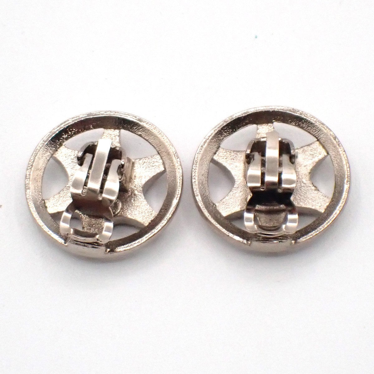 Chanel Vintage Cc Round Clip-On Metal Silver Metal Earrings Jewelry (Pre-Owned)