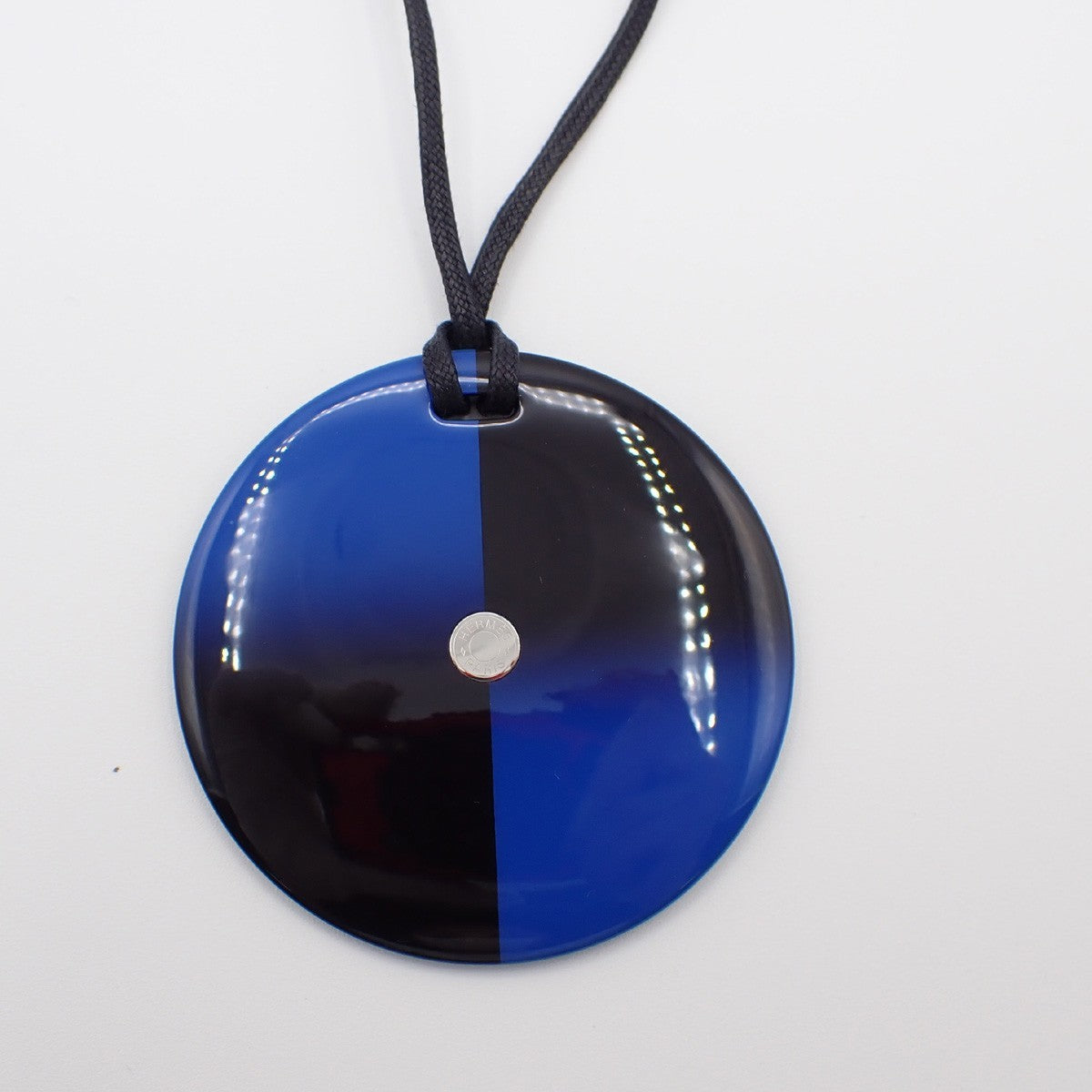Hermes Necklace Buffalo Horn And Lacquer Blue Horn Necklace Jewelry (Pre-Owned)