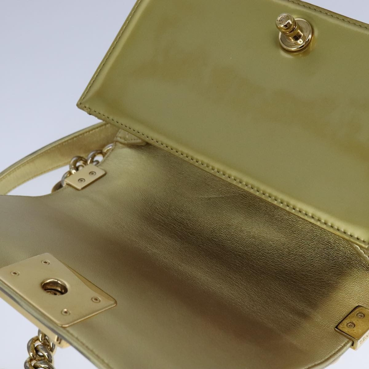 Chanel Boy Flap Quilted Patent Gold Patent_Leather Shoulder Bag Bag (Pre-Owned)