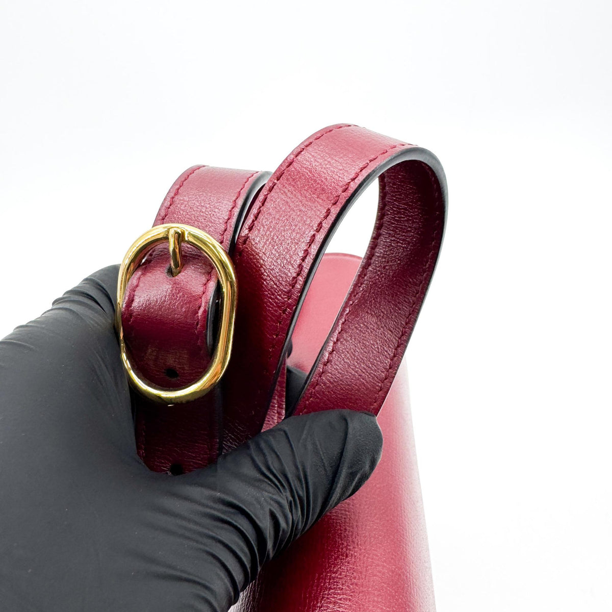 Gucci Gg Ring Leather Red Leather Shoulder Bag Bag (Pre-Owned)
