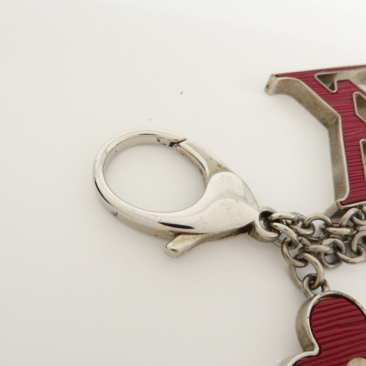 Louis Vuitton Fleur D'epi Bag Charm Resin And Brass Burgundy Metal Charms And Keychains Accessory (Pre-Owned)