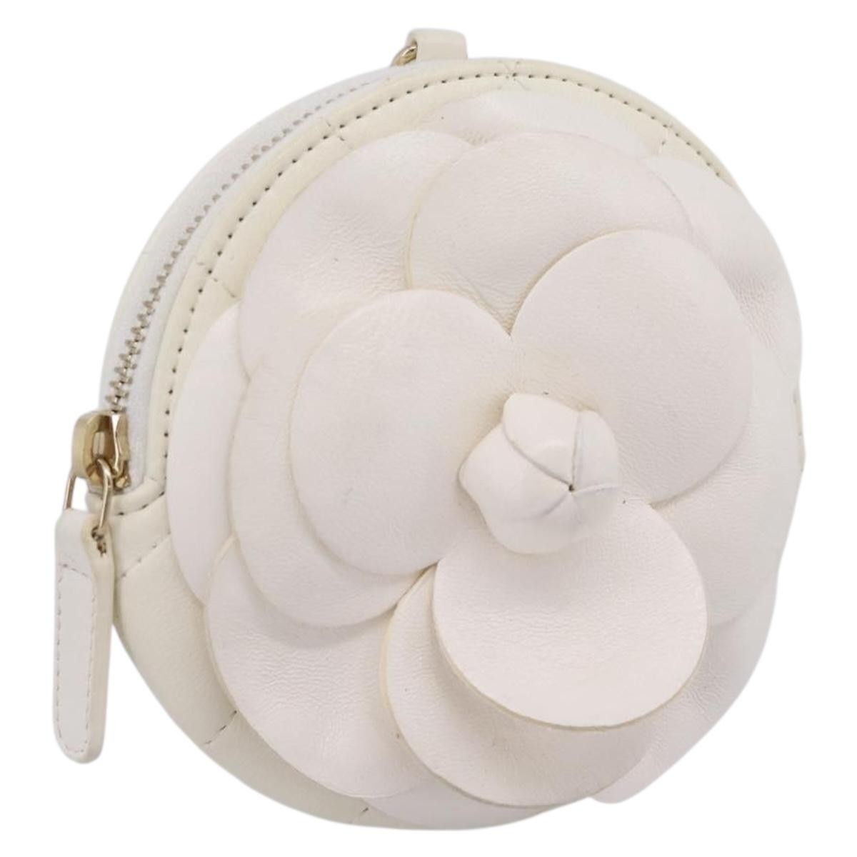 Chanel Camellia Round Clutch With Chain Lambskin White Leather Clutche & Pouche Bag (Pre-Owned)
