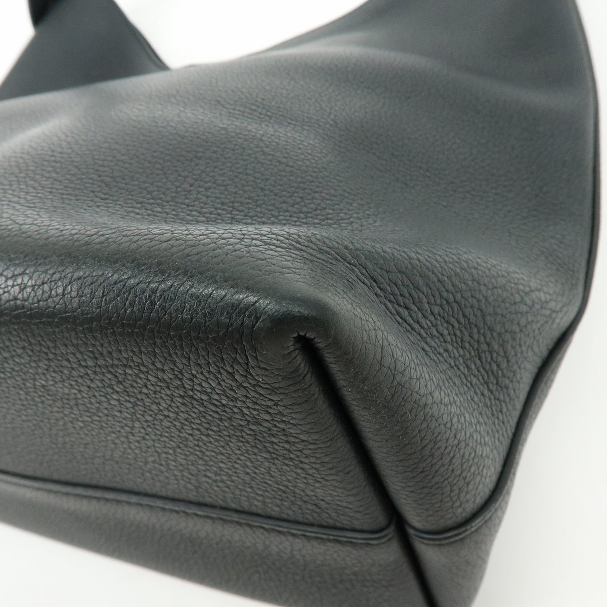 Louis Vuitton Lockme Hobo Leather Black Leather Shoulder Bag Bag (Pre-Owned)