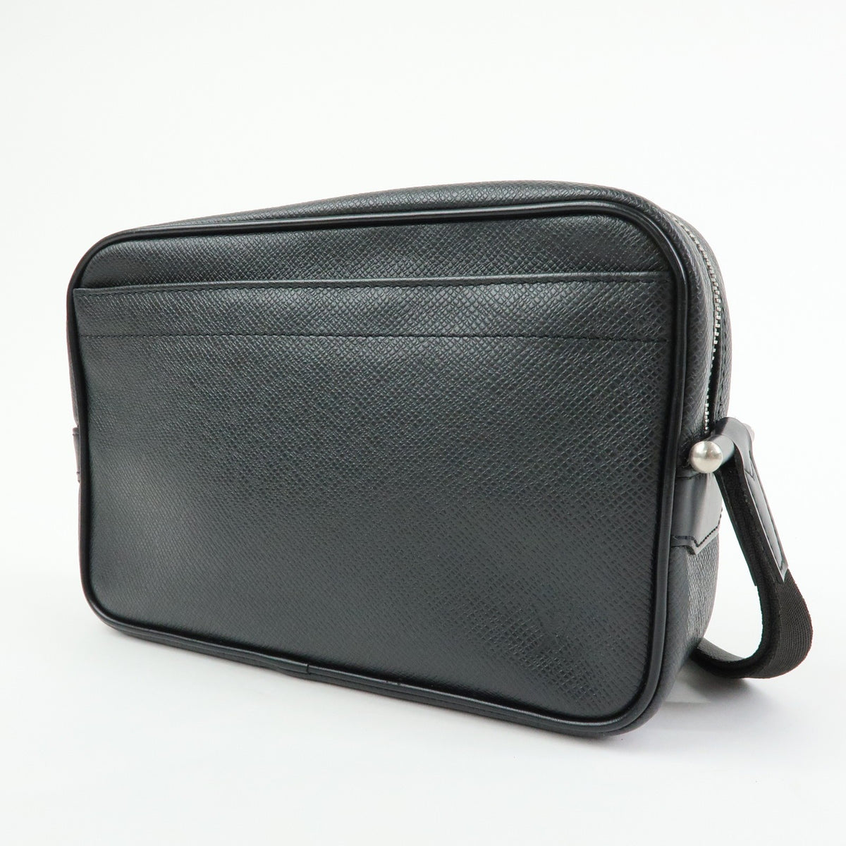 Louis Vuitton Kaluga Pochette Clutch Taiga Leather Black Leather Clutche & Pouche Bag (Pre-Owned)