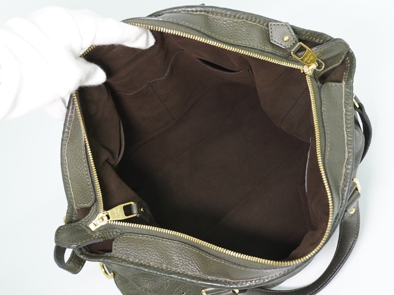 Louis Vuitton Stellar Mahina Leather Khaki Leather Handbag (Pre-Owned)