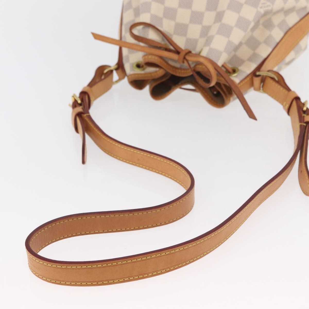 Louis Vuitton Noe Damier Ebene White Canvas Handbag (Pre-Owned)