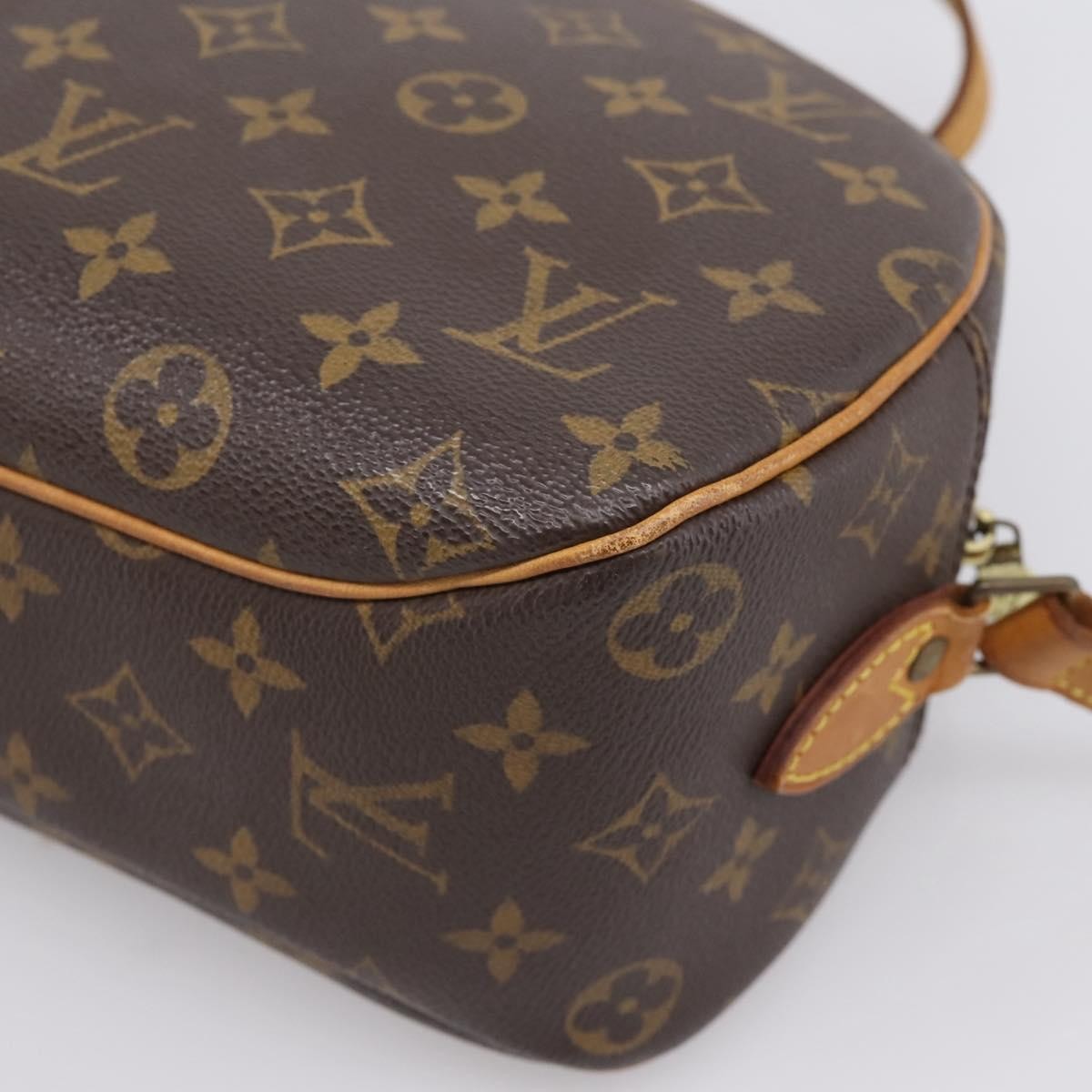 Louis Vuitton Blois Monogram Canvas Brown Canvas Handbag (Pre-Owned)
