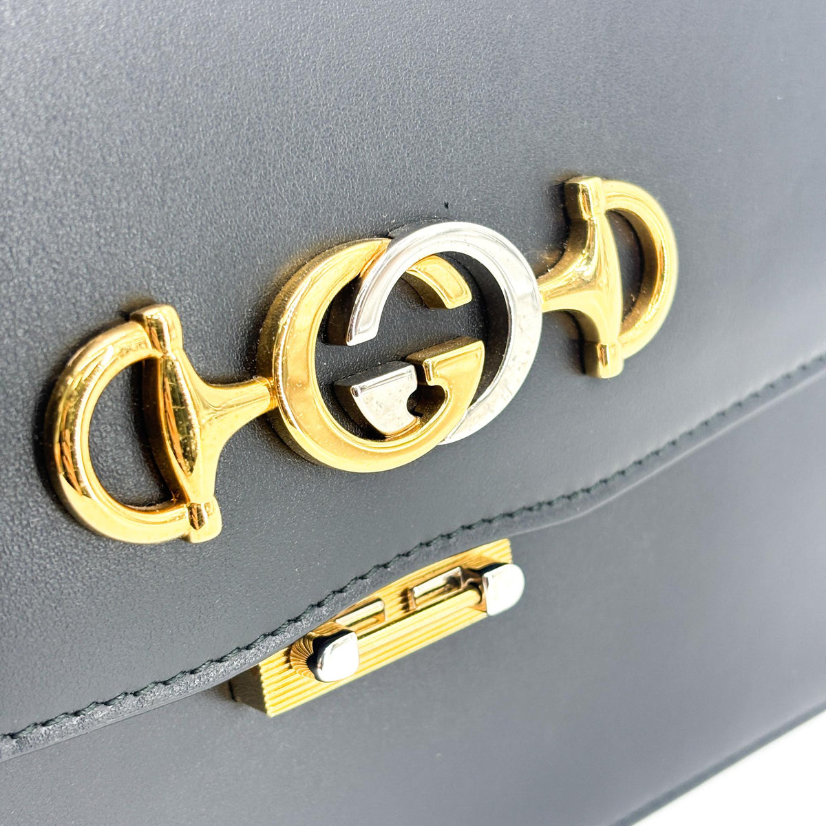 Gucci Zumi Leather Black Leather Shoulder Bag Bag (Pre-Owned)