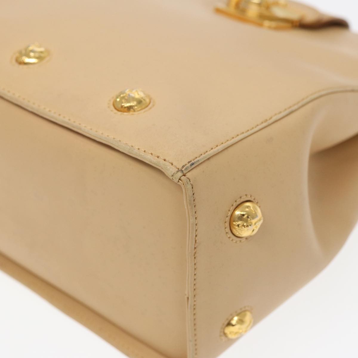 Salvatore Ferragamo Vintage Leather Beige Leather Shoulder Bag Bag (Pre-Owned)