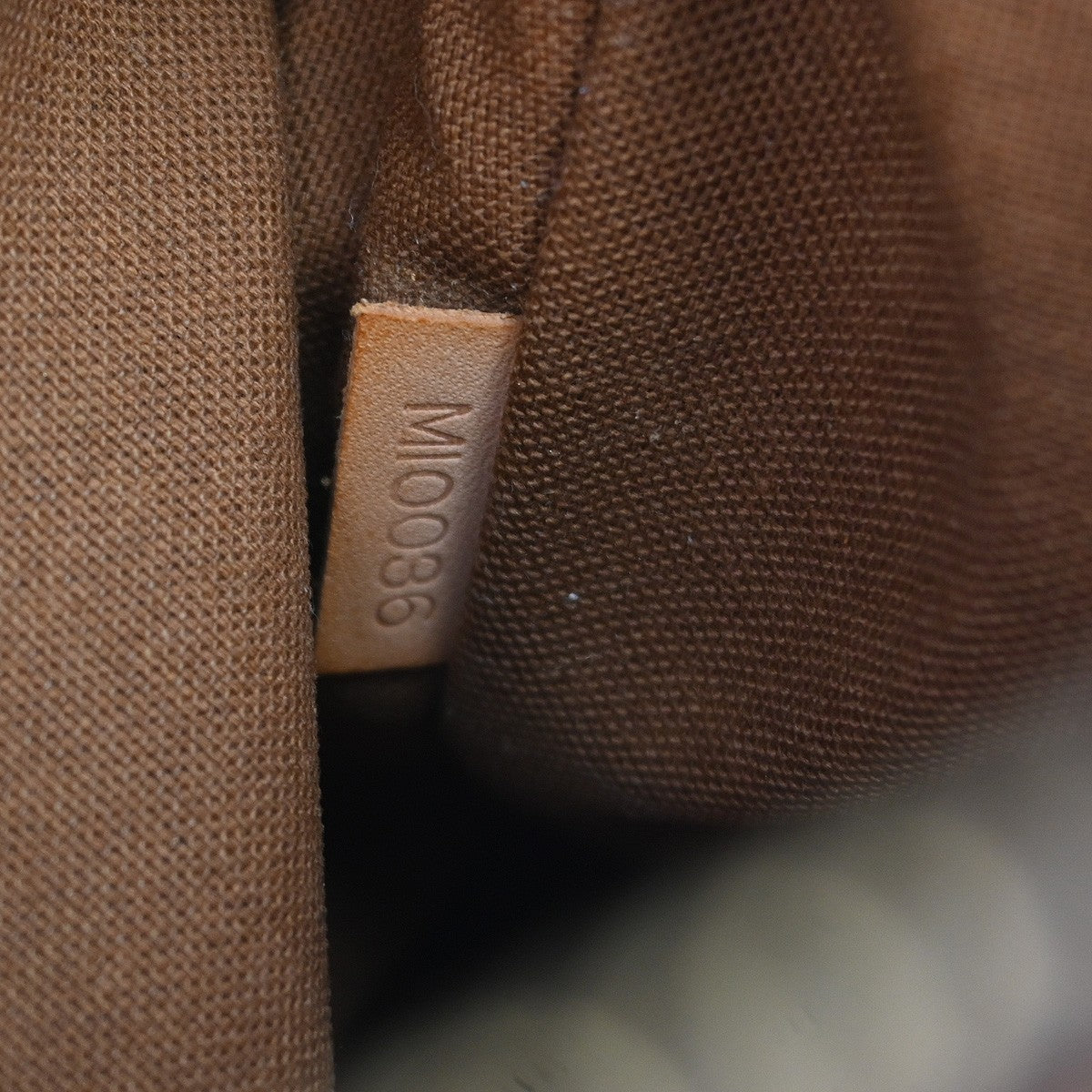 Louis Vuitton Bosphore Pochette Monogram Canvas Brown Canvas Shoulder Bag Bag (Pre-Owned)