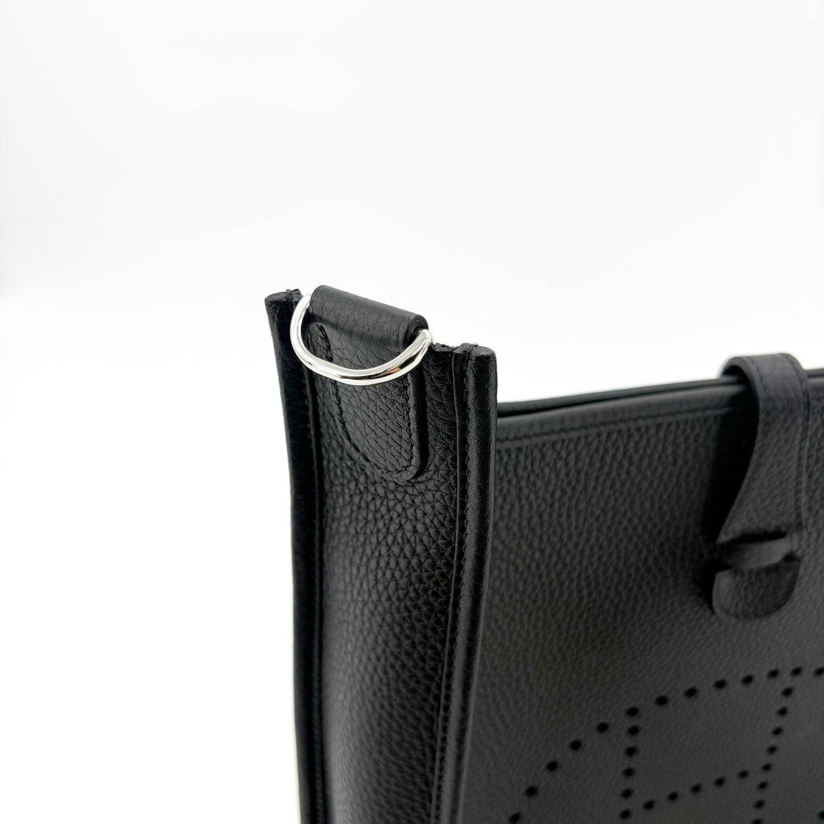 Hermes Evelyne Bag Gen Iii Clemence Black Leather Shoulder Bag Bag (Pre-Owned)