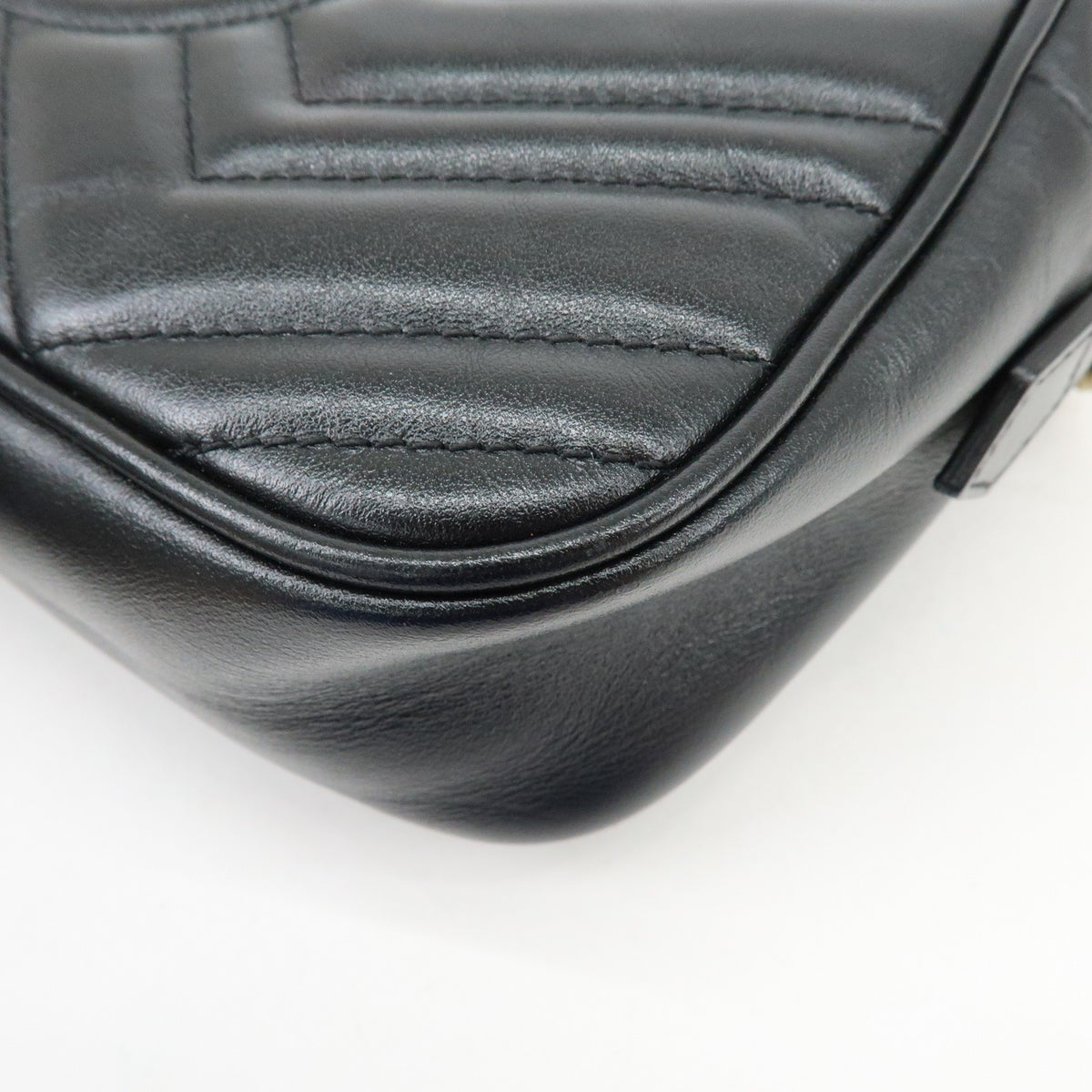 Gucci Gg Marmont Matelasse Leather Black Leather Shoulder Bag Bag (Pre-Owned)
