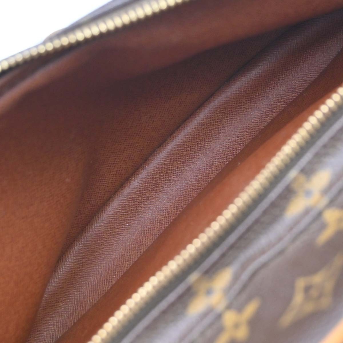 Louis Vuitton Nil Messenger Monogram Canvas Brown Canvas Shoulder Bag Bag (Pre-Owned)